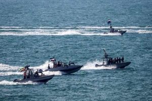 دلایل حضور ارتش آمریکا در خلیج فارس چیست؟