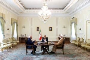 نشست مشترک سران قوای مجریه، مقننه و قضائیه برگزار شد