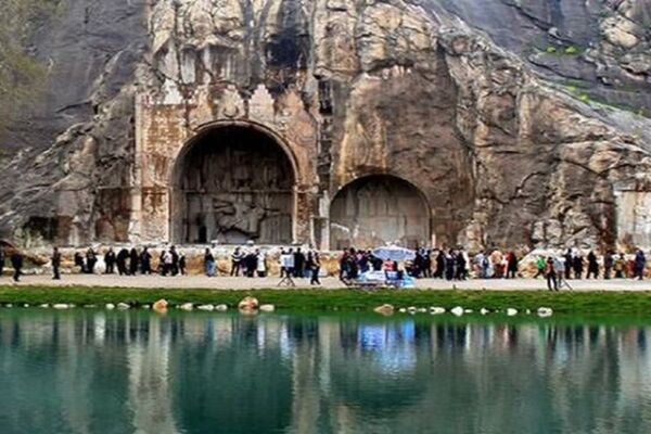 نصب نماد «سپر آبی» در تاق‌بستان کرمانشاه