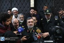 ناجا در کنار کادر درمانی برای کمک به مردم ایستاده است