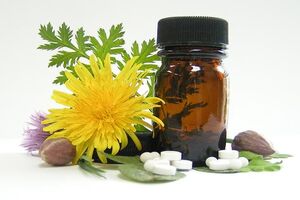 داروهای گیاهی و شیمیایی را خودسرانه مصرف نکنید