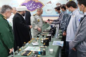 وزیر دفاع از صنایع وابسته به وزارت دفاع در مشهد بازدید کرد