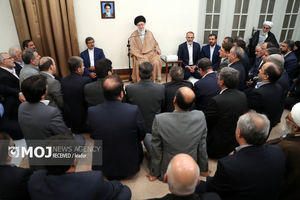  با مردم گرم بگیرید