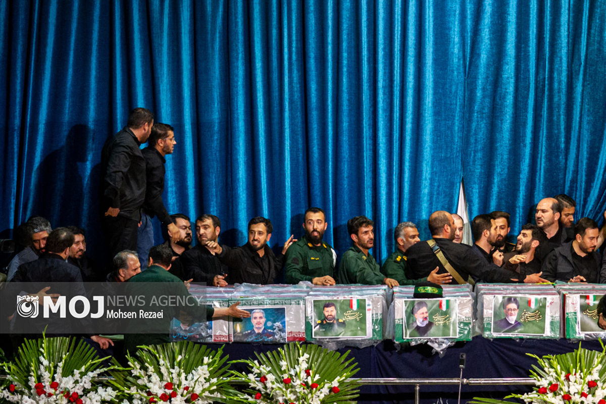 وداع با پیکر شهدای خدمت در مصلای امام خمینی (ره) تهران _ ۲