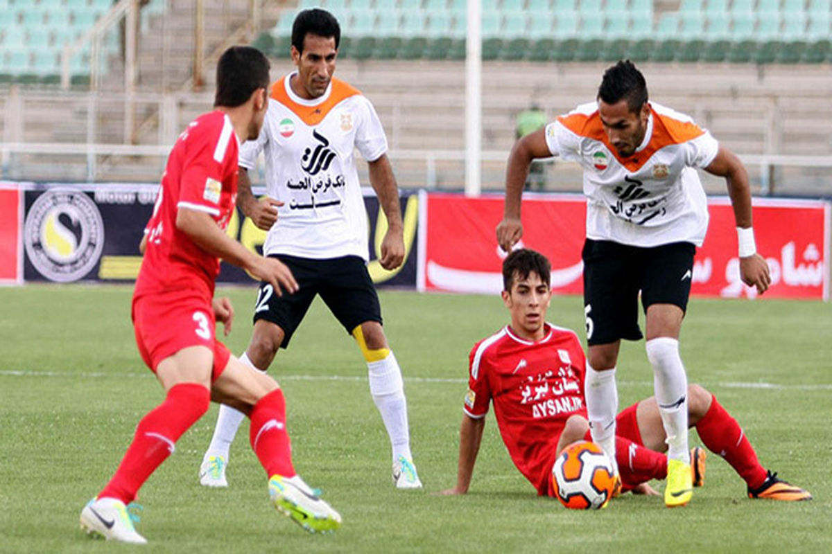 بازی تراکتورسازی تبریز و مس کرمان