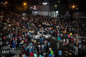 شادی مردم بعد از دیدار تیم ایران و پرتغال