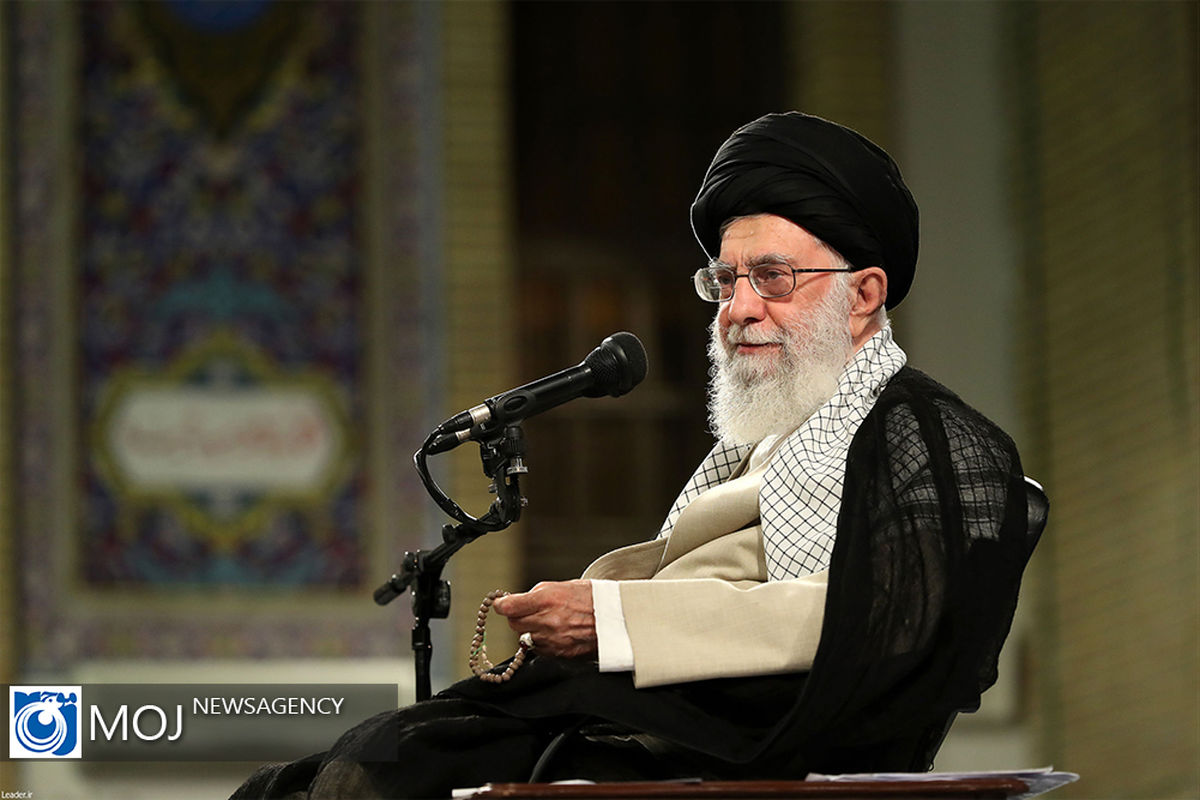 دیدار جمعی از دانشجویان با مقام معظم رهبری