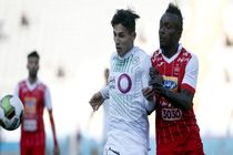 برتری پرسپولیس مقابل ذوب آهن در نیمه نخست