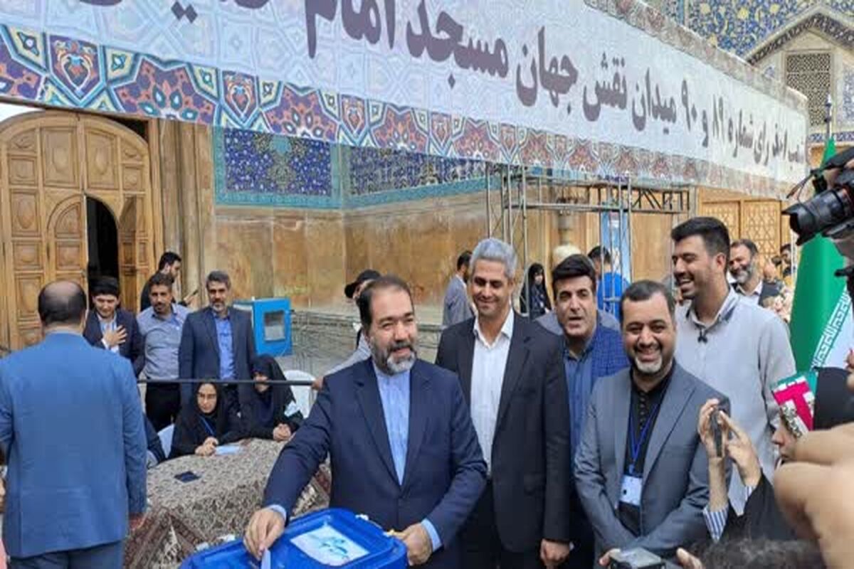 استاندار اصفهان..