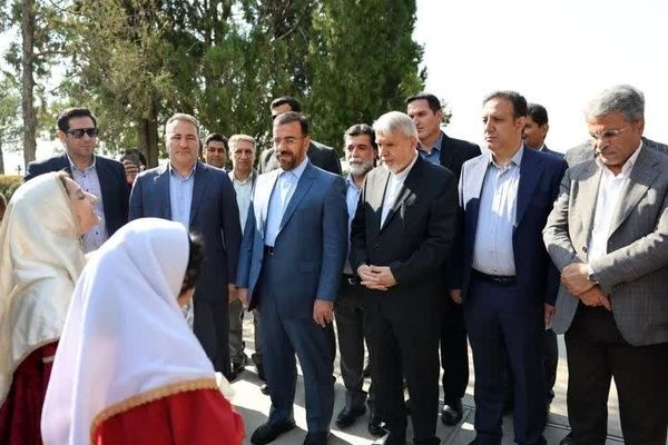 وزیر میراث‌فرهنگی وارد شیراز شد