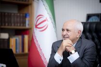 عزت به معنای انزوا نیست