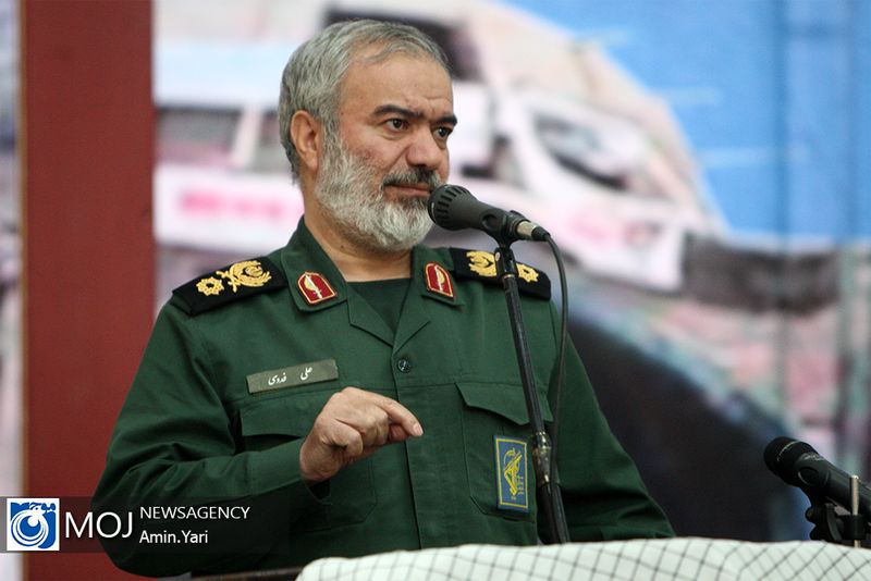 دشمن با ابزار رسانه و شبکه های مجازی در خانههای ما است