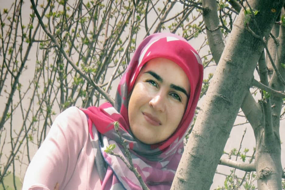 زینب اکبری