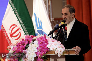 آمریکایی‌ها با سیاست‌ های خود می‌خواهند ایران در اختیار آنها قرار گیرد