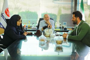 اولین تیزر فیلم سینمایی سلفی با دموکراسی رونمایی شد/ آغاز اکران از امروز