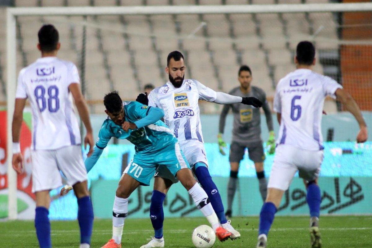 بازی استقلال و شاهین شهرداری‌ بوشهر