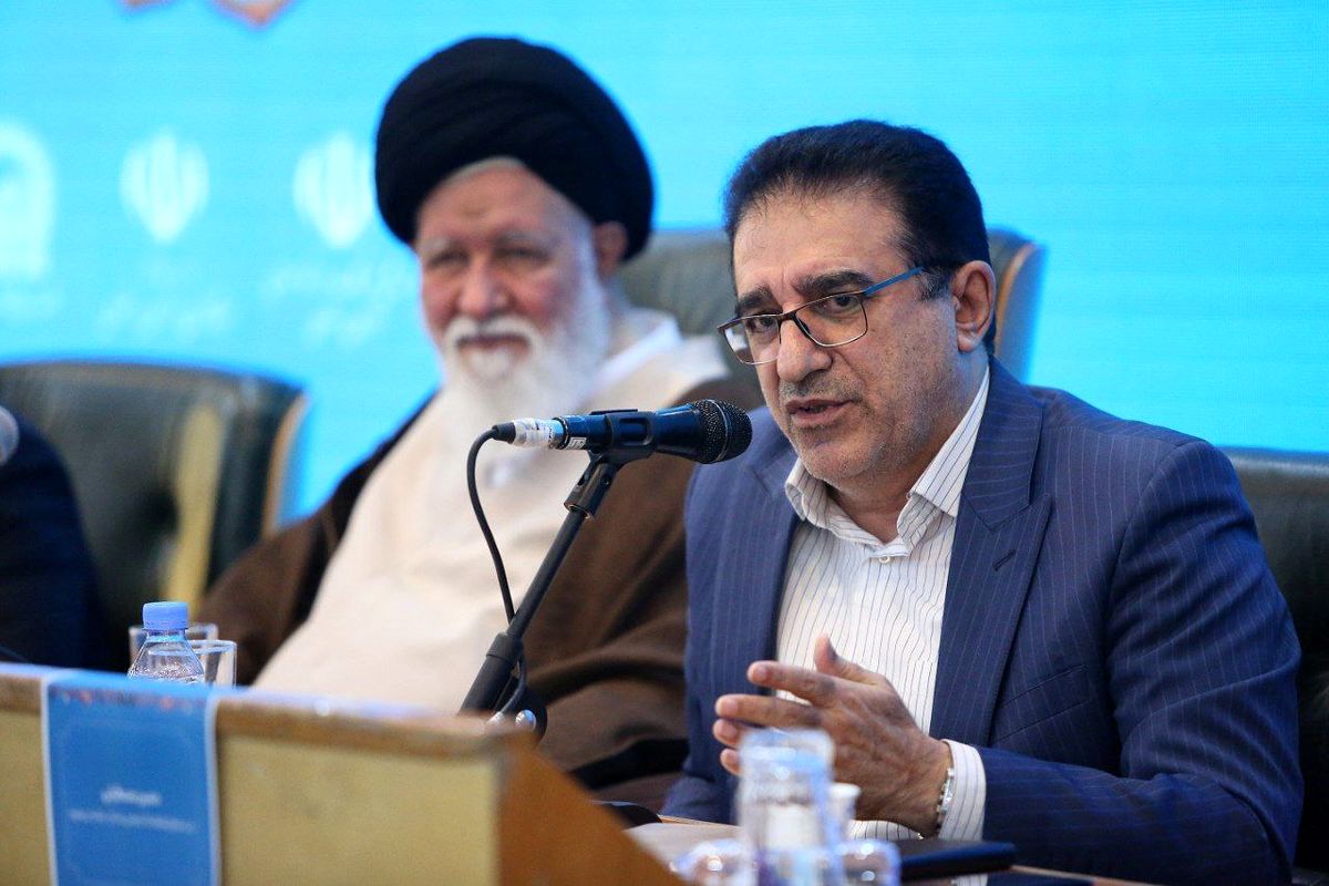 قادر آشنا مشاور وزیر فرهنگ