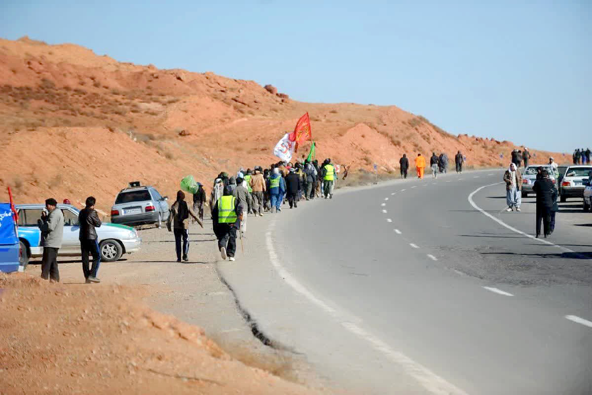 زائران پیاده امام رضا (ع) 