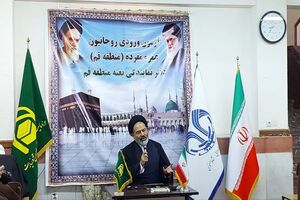 توجه به امور عبادی و خدمت به زائران در ایام سفر حج