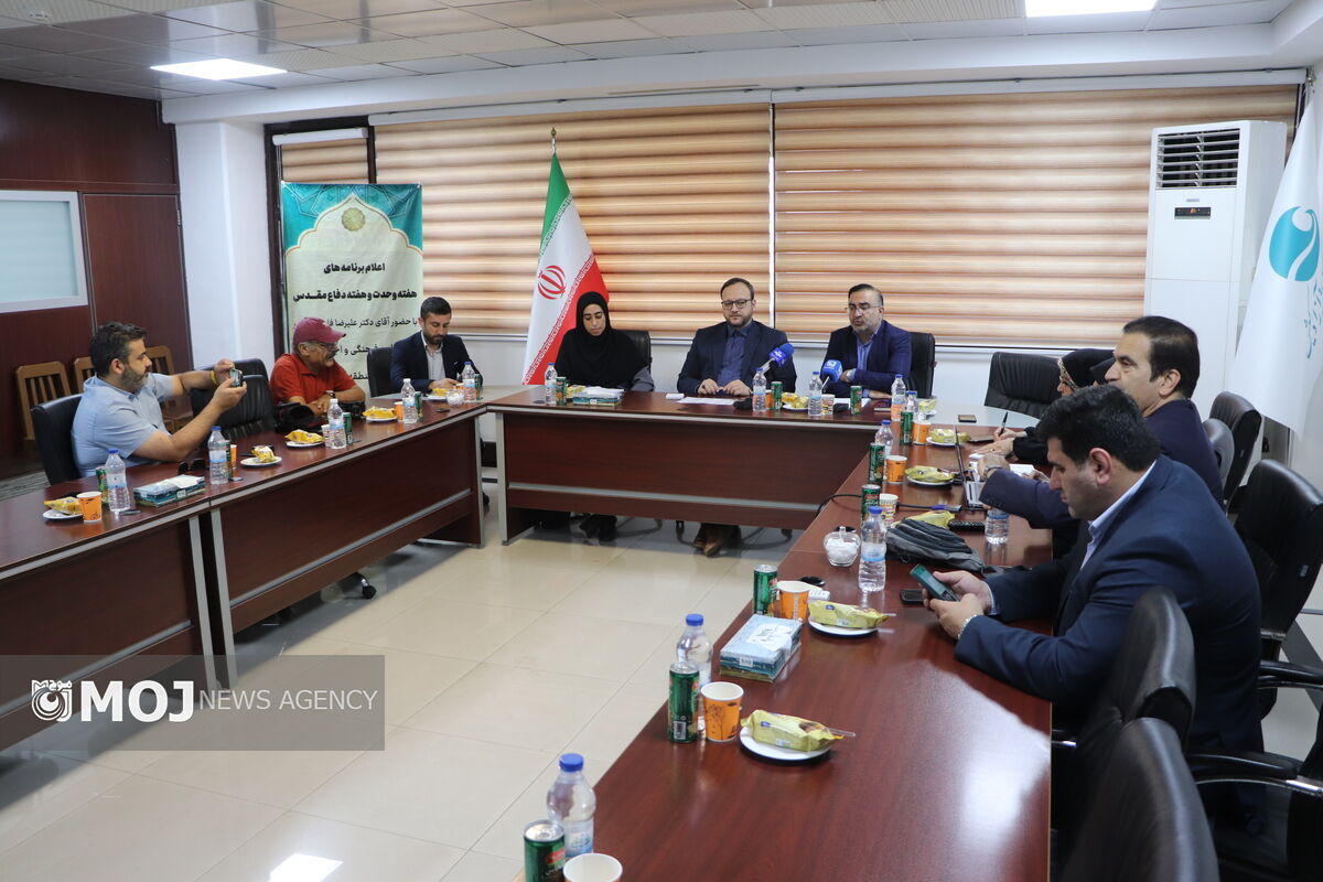 فاطمیان پور معاون فرهنگی منطقه آزاد کیش
