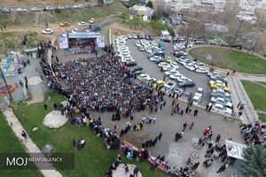 جشن نوروزی در دامنه کوه آبیدر سنندج