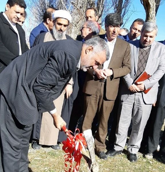 عملیات اجرایی پروژه ۳۸۱ هکتاری آبیاری کم فشار در خوانسار آغاز شد