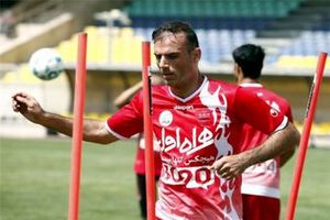 وضعیت نامشخص کاپیتان پرسپولیس برای بازی مقابل نفت