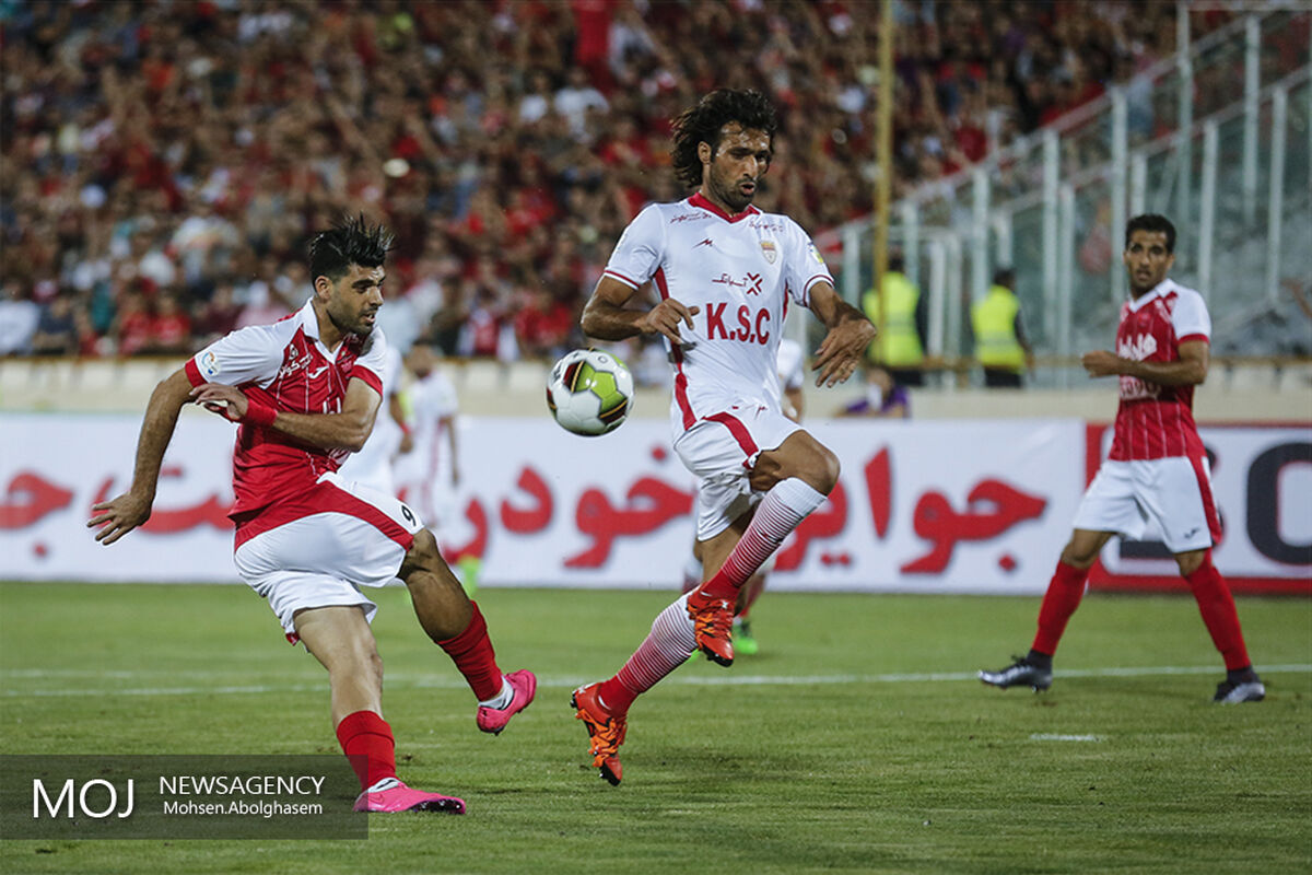 آغاز مسابقات هفدهمین دوره لیگ برتر فوتبال دیدار پرسپولیس و فولاد خوزستان