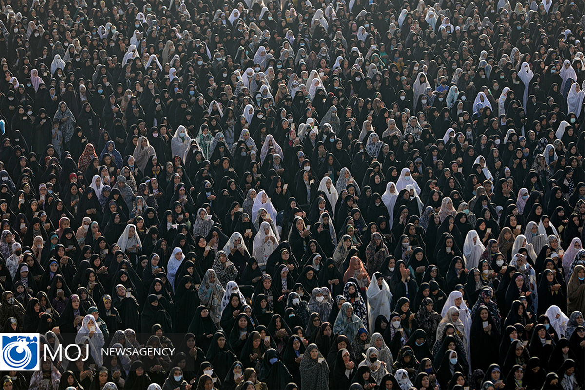 اقامه نماز عید قربان در حرم امام رضا (ع)