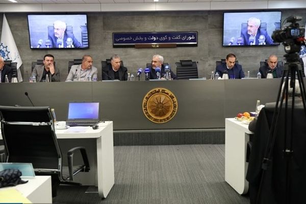 وزارت اقتصاد سامانه‌های فضای کسب‌وکار را ساماندهی می‌کند/تخصیص ارز دارو همچنان با نرخ ترجیحی