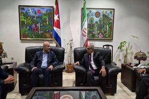 ارتباط بیشتر ایران و کوبا آسیب کمتری از تحریم‌های استکبار به وجود می آورد