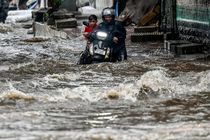 باران سنگین بمبئی را فلج کرد