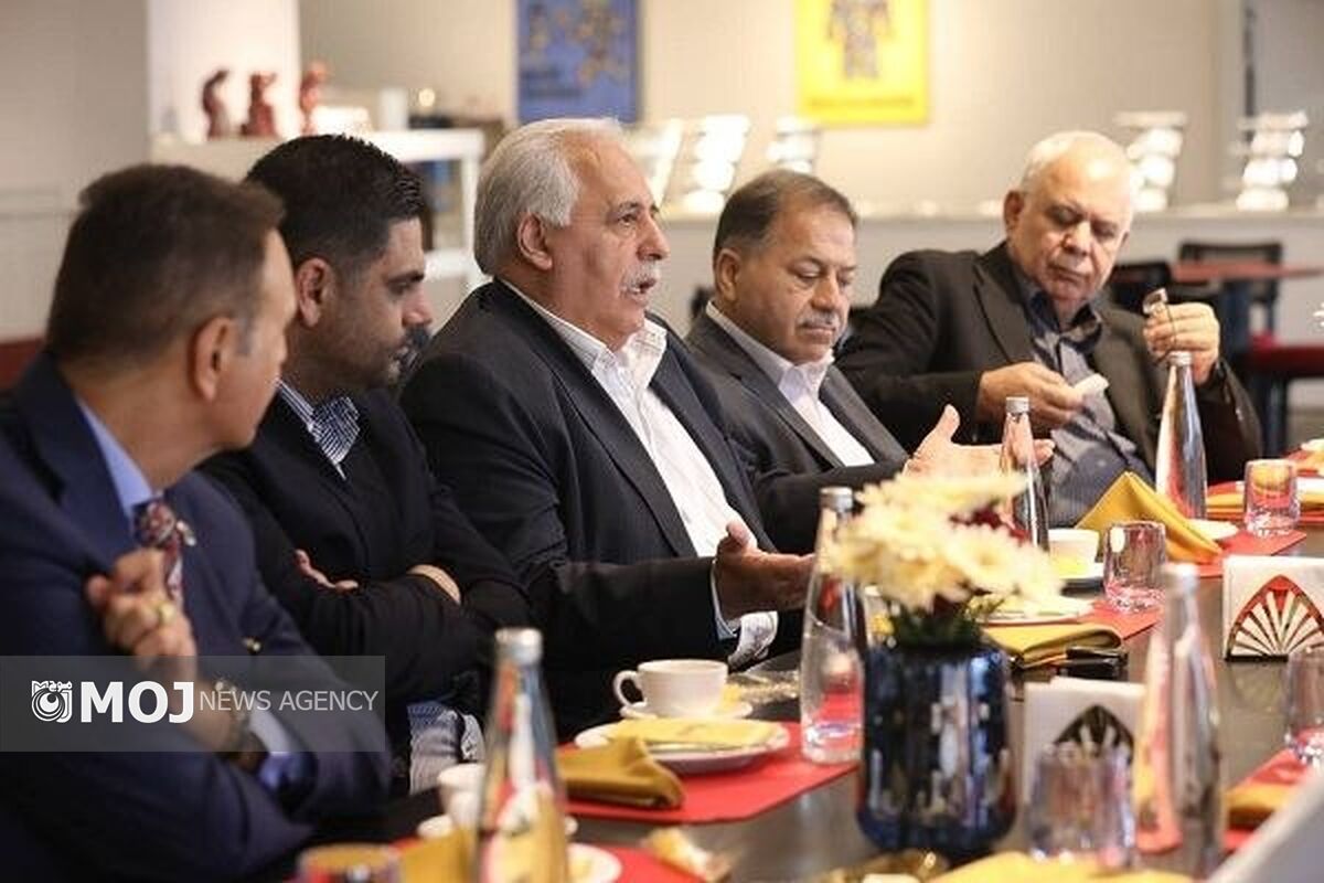 نشست مدیر عامل با هتل‌داران کیش