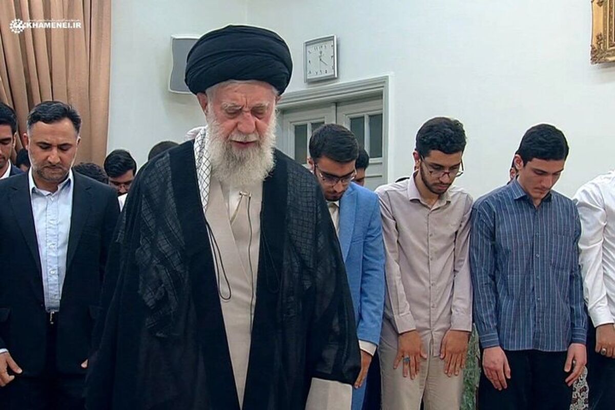 دیدار رهبری با نخبگان و مدال آوران
