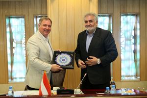 اصفهان و  اتریش می‌توانند در زمینه گردشگری و حمل‌ونقل همکاری نزدیکی داشته باشند