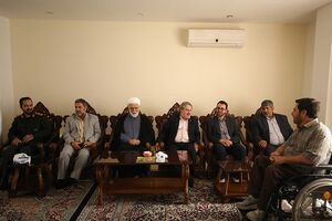 دیدار و گفتگوی امام جمعه کیش با جانبازان بالای هفتاد درصد