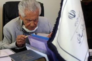 پرتره چهره ماندگار زبان و ادب فارسی در حکایت دل شبکه ۴ / معرفی استاد احمد سمیعی گیلانی