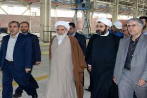 بازدید امام‌جمعه کرمانشاه از کارخانه ایران‌خودرو صحنه