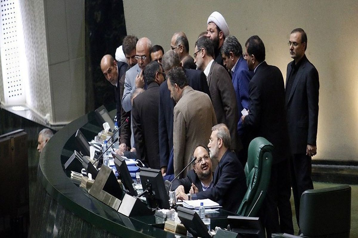 َشریعتمداری