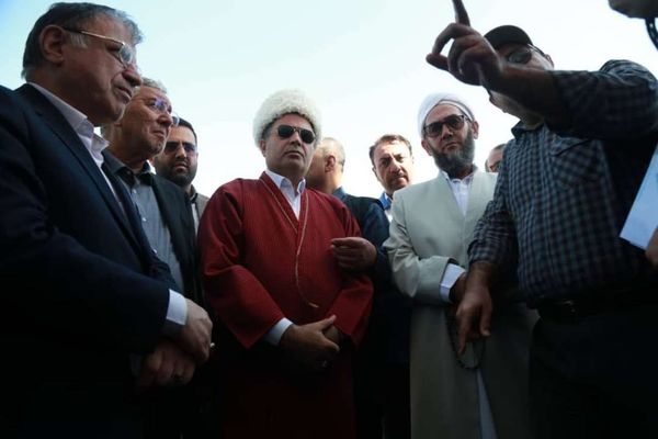 بازدید وزیر جهاد کشاورزی از سایت ۴ هزار هکتاری پرورش میگو در گمیشان