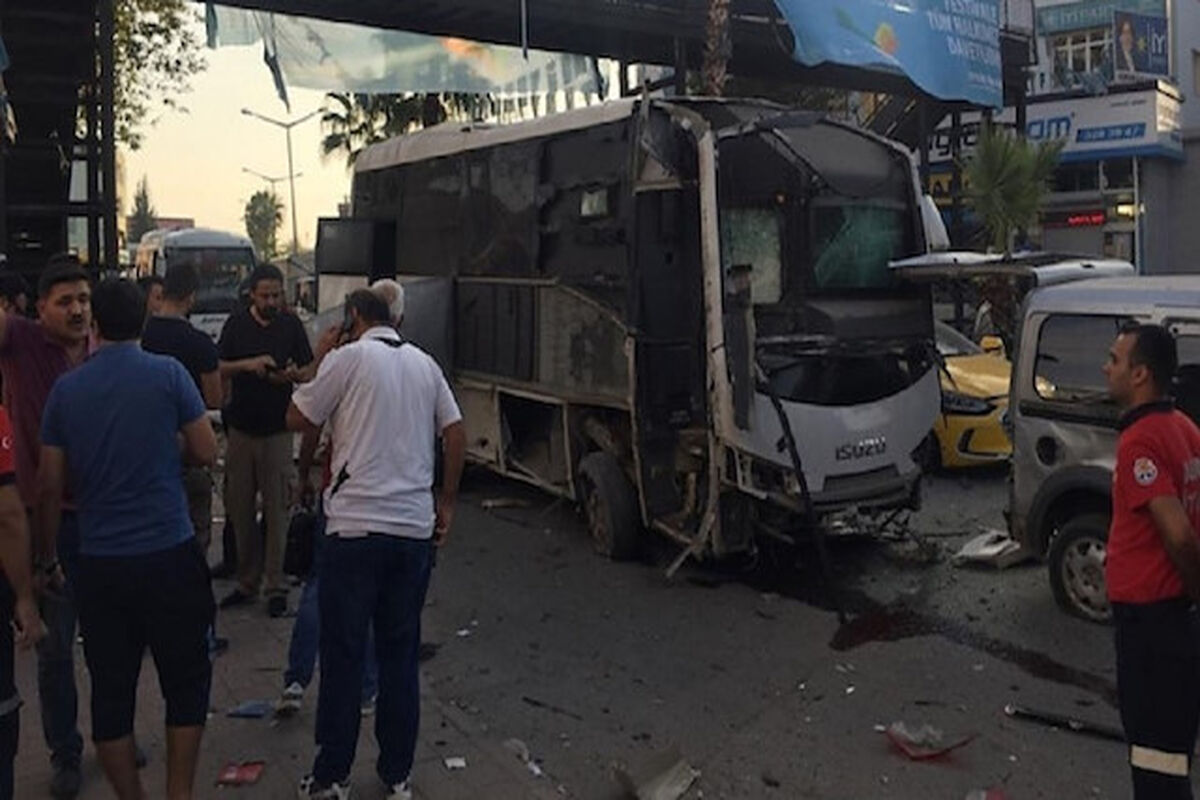حمله به اتوبوس پلیس ترکیه
