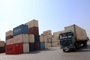 یک میلیون و ۳۲۸ هزار و ۷۰۲ کانتینر در بندر رجائی تخلیه و بارگیری شد