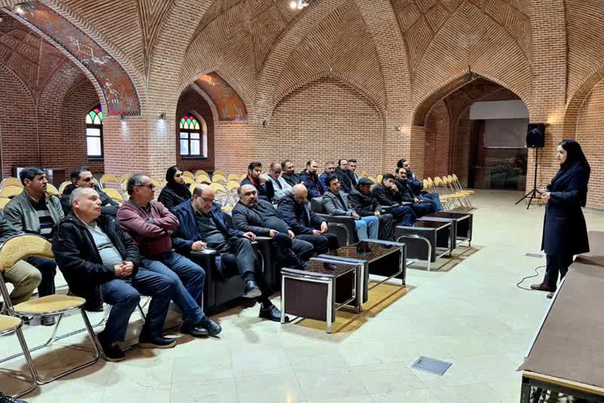 بررسی مشکلات بازارچه صنایع دستی مجموعه شیخ صفی