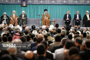 تنها راه ایستادگی در مقابل باج‌خواهی قدرت‌های بزرگ، اتحاد دنیای اسلام است