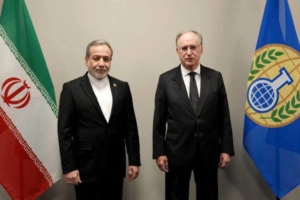 دیدار عباس عراقچی با مدیرکل سازمان منع سلاح‌های شیمیایی در لاهه هلند