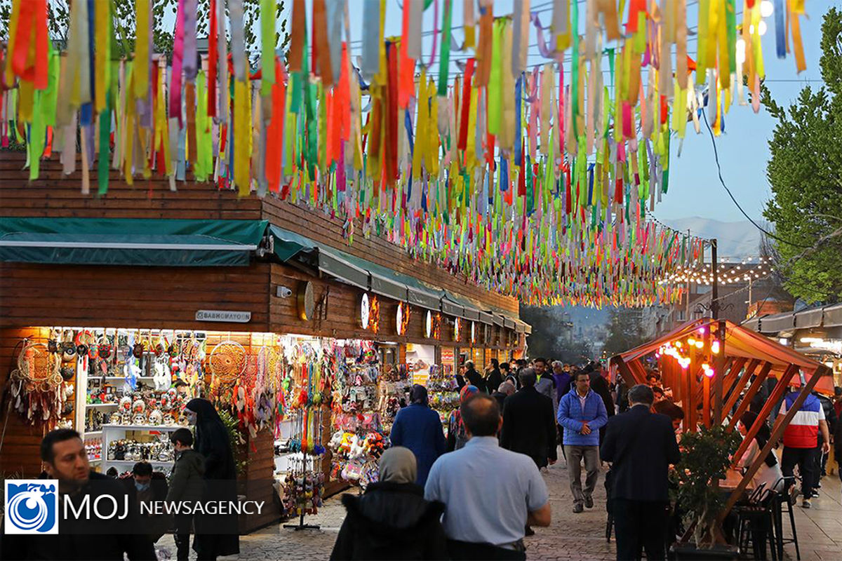 حال و هوای گذر گردشگری باب همایون