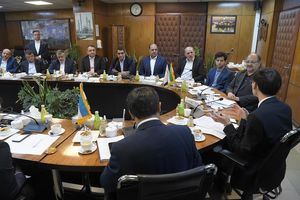 پیشنهاد تشکیل میزدائم همکاری‌های صنعت پتروشیمی ایران و ازبکستان