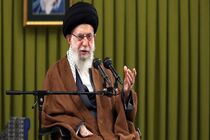 حضور بانوی ورزشکار بر سکوی قهرمانی با حجاب و دست ندادن با مرد بیگانه پدیده ای بی بدیل در دنیای مادی امروز است