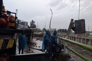 اعزام گروه‌های عملیاتی آب و برق خوزستان به اندیمشک برای امدادرسانی به سیل‌زدگان انجام شد