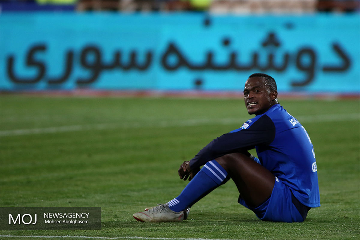 دیدار تیم های فوتبال استقلال تهران و سایپا/ آیاندا پاتوسی